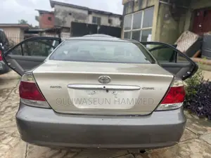 Toyota Camry 2006 Gray