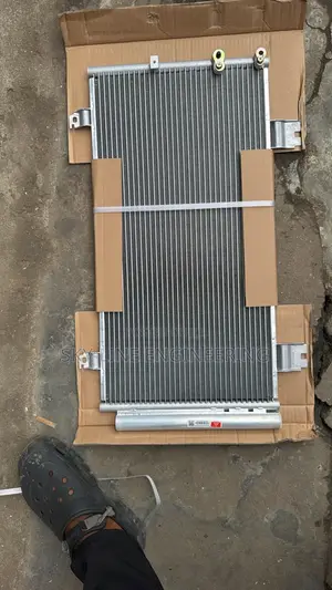 AC Condenser Lexus Gs300 Gs350 Is250 Is350 06-13