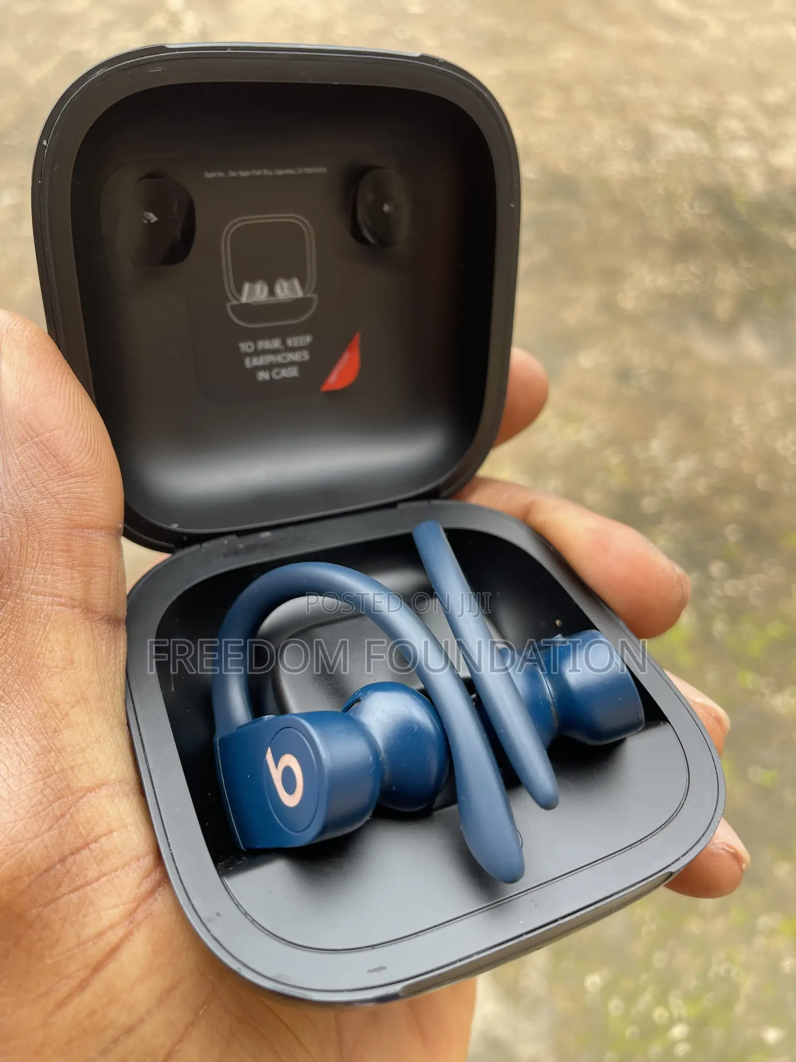 Apple Powerbeats Pro by Beats