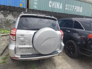Toyota RAV4 2012 Silver