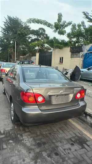 Toyota Corolla LE 2004 Gray