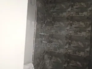 2bdrm Apartment in Lekki Phase 1 for rent