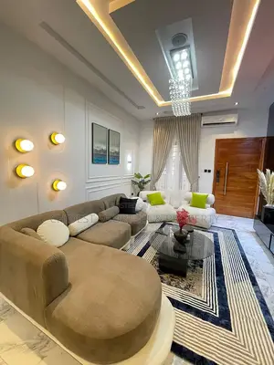 Beautiful 2 Bedroom Apartment