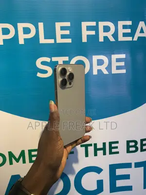 Apple iPhone 15 Pro Max 1 TB Gold