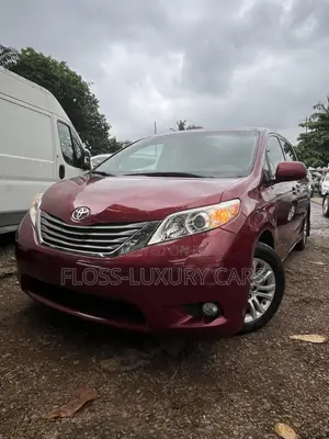 Toyota Sienna 2012 Burgundy