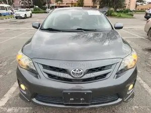 Toyota Corolla S 5-Speed 2013 Gray