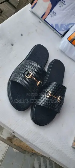 Premium Genuine Leather Woven Palm Slipper – Black