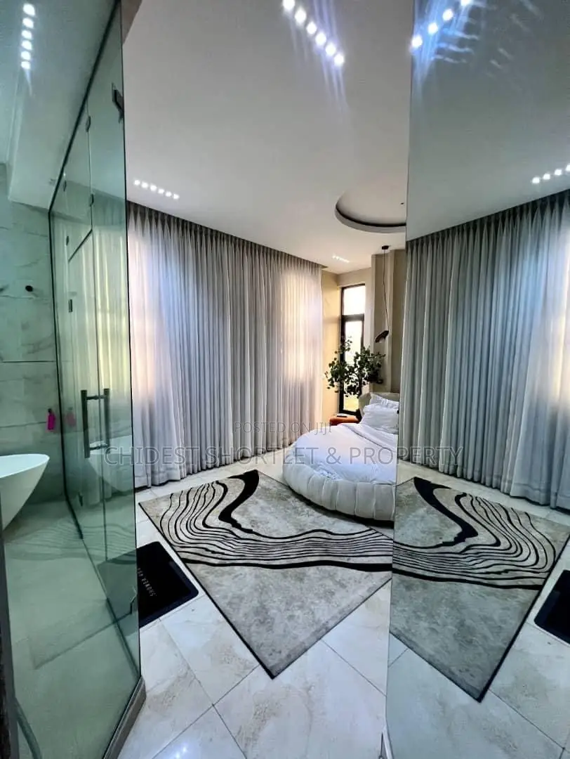 Luxury 2 Bedroom Service Apartment