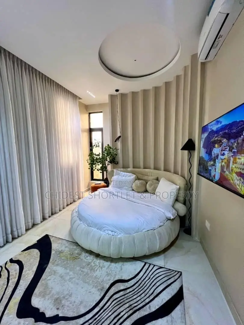 Luxury 2 Bedroom Service Apartment