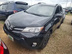 Toyota RAV4 XLE AWD (2.5L 4cyl 6A) 2013 Black