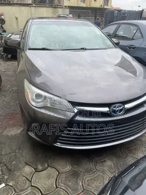 Toyota Camry XLE 4dr Sedan (2.5L 4cyl 6A) 2015 Gray