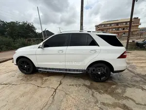 Mercedes-Benz M Class ML350 4MATIC 4dr SUV AWD (3.5L 6cyl 7A) 2015