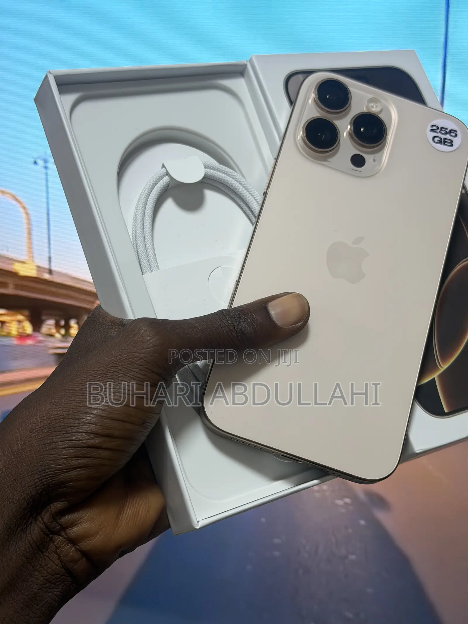 Apple iPhone 16 Pro Max 256 GB Gold