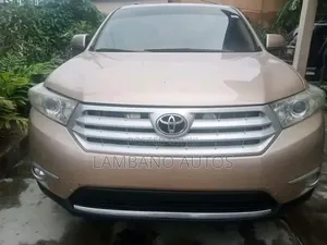 Toyota Highlander 2011 Gold