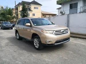 Toyota Highlander 2012 Gold
