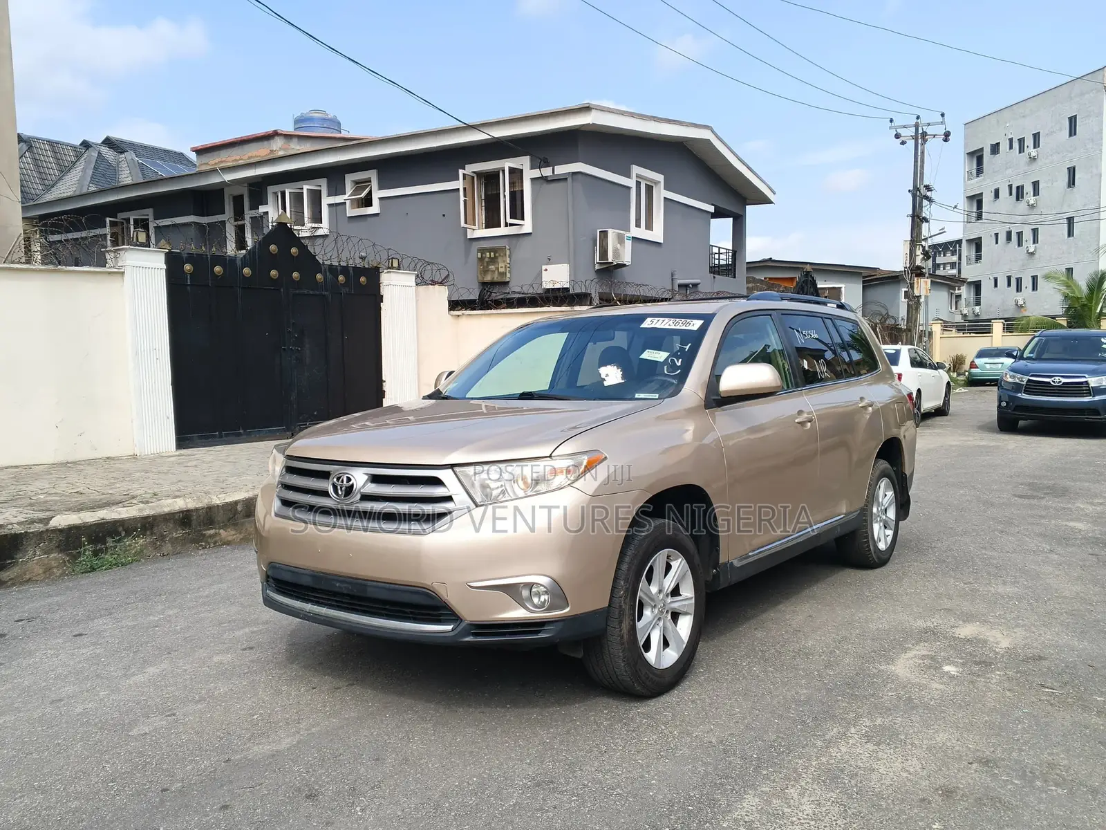 Toyota Highlander 2012 Gold