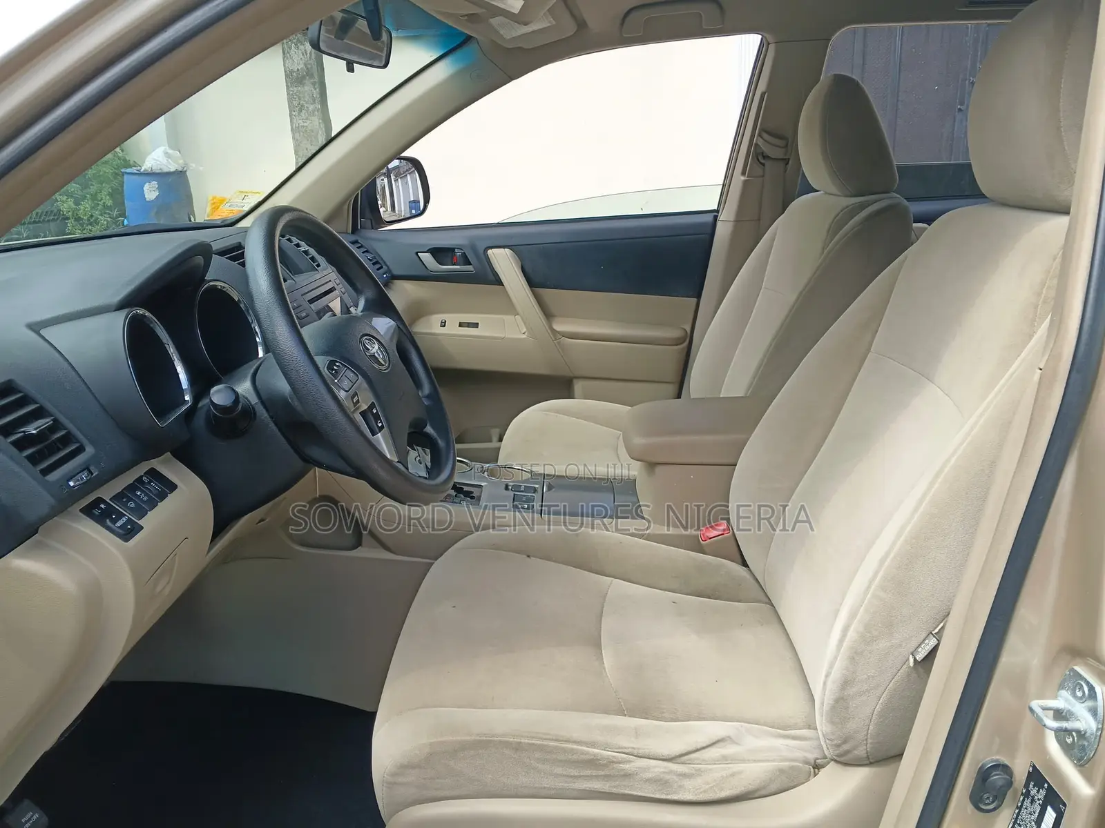 Toyota Highlander 2012 Gold