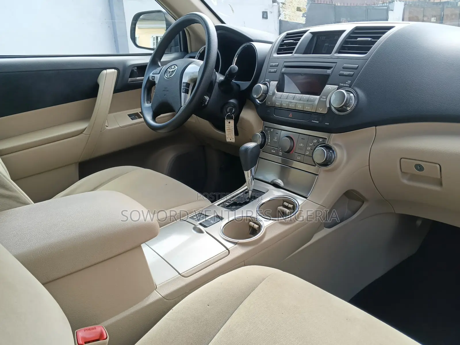 Toyota Highlander 2012 Gold