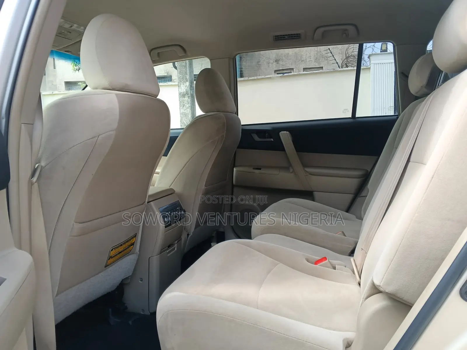 Toyota Highlander 2012 Gold