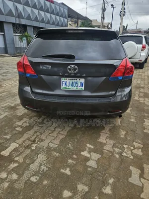 Toyota Venza LE 2012 Gray