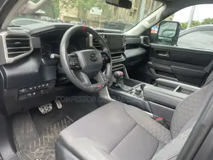 Toyota Tundra 2025 Black