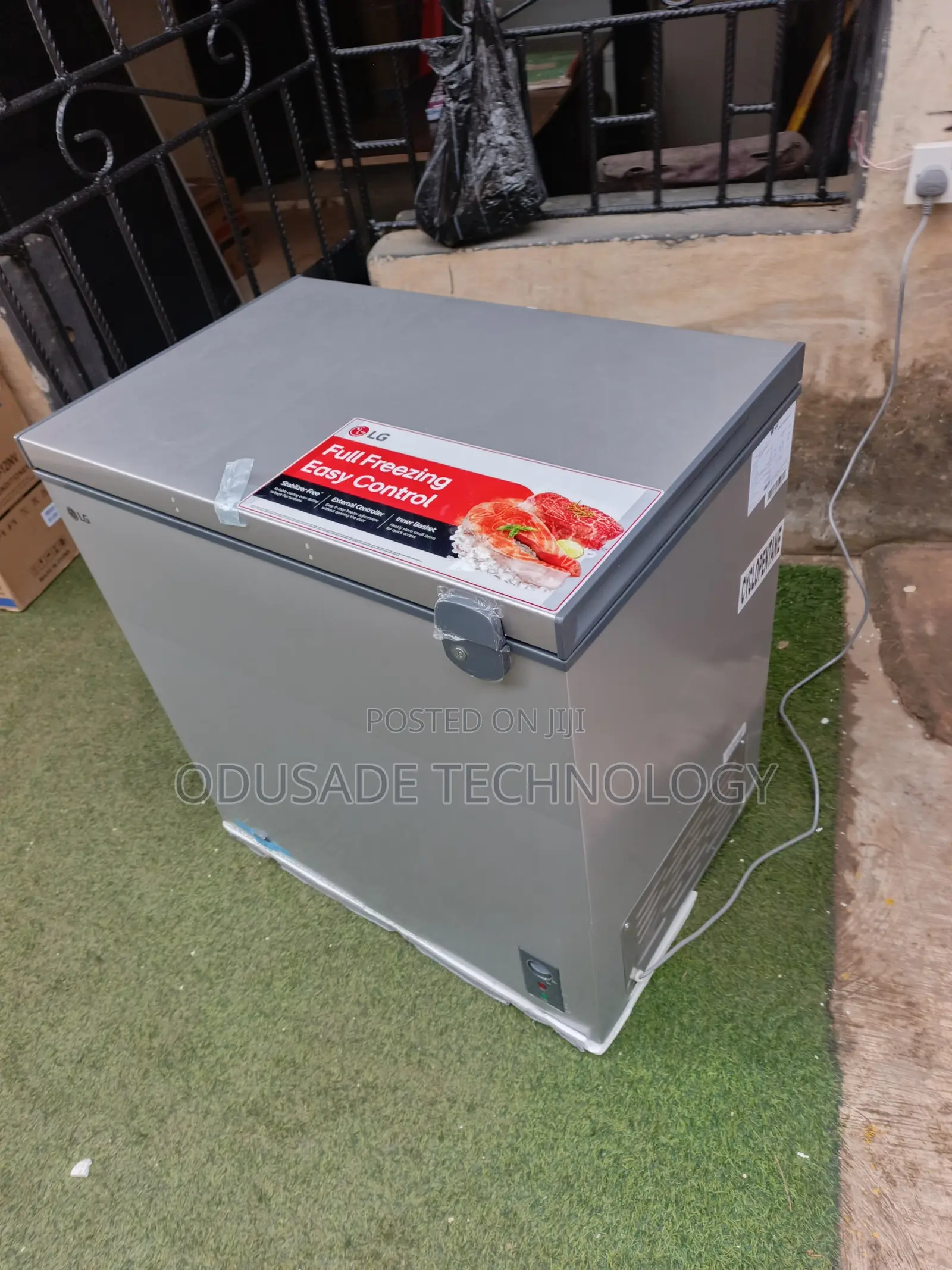 LG 194L Chest Freezer – Big Storage, Easy Freezing