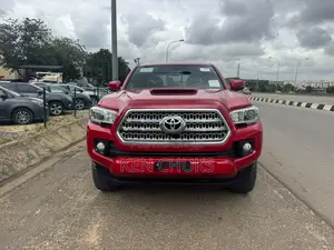Toyota Tacoma 2017 Red