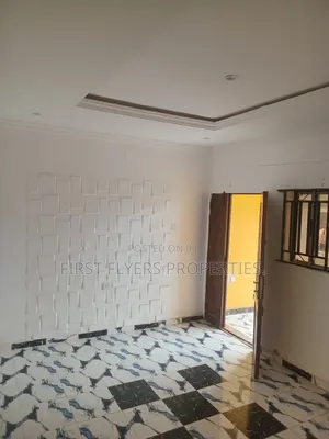 1bdrm Bungalow in Estate At Back Of A for rent