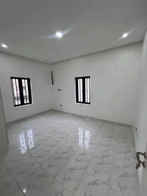 1bdrm Apartment in Ilasan Ikate, Lekki Phase 2 for rent