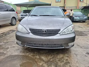 Toyota Camry LE 4dr Sedan (2.4L 4cyl 5M) 2003 Gray