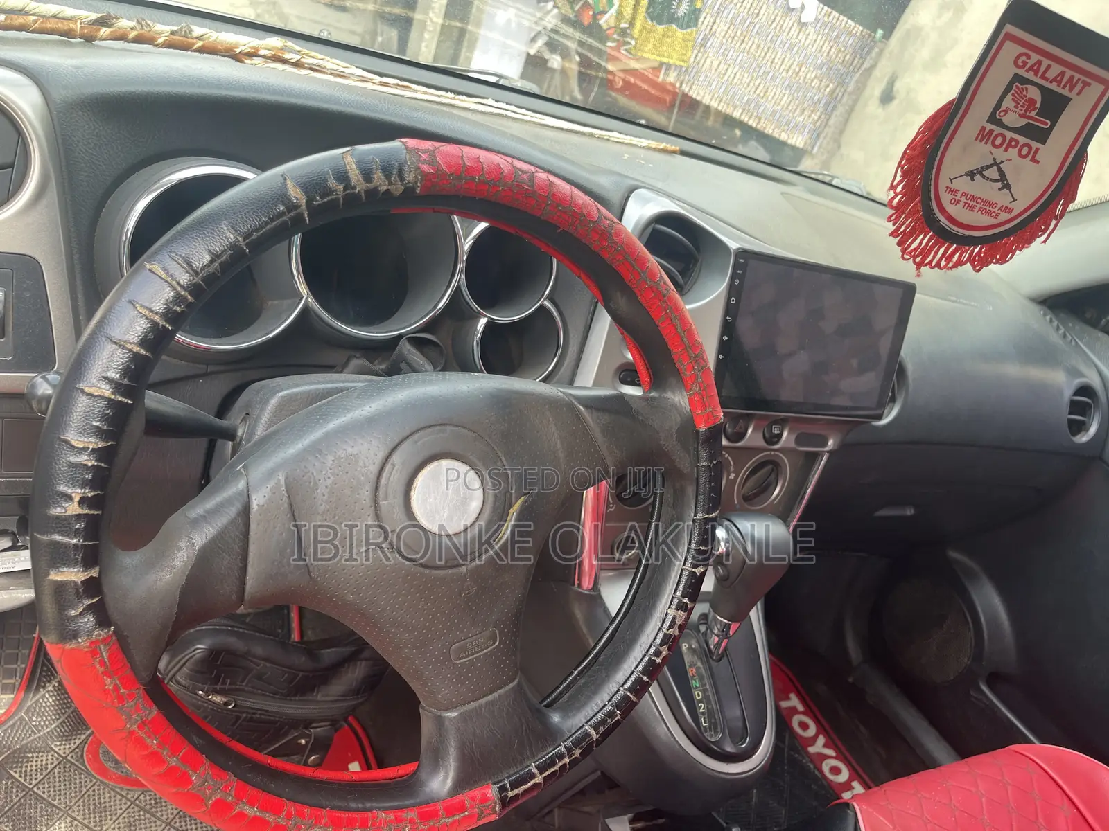 Toyota HiAce 2004 Black