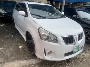 Pontiac Vibe 2010 White