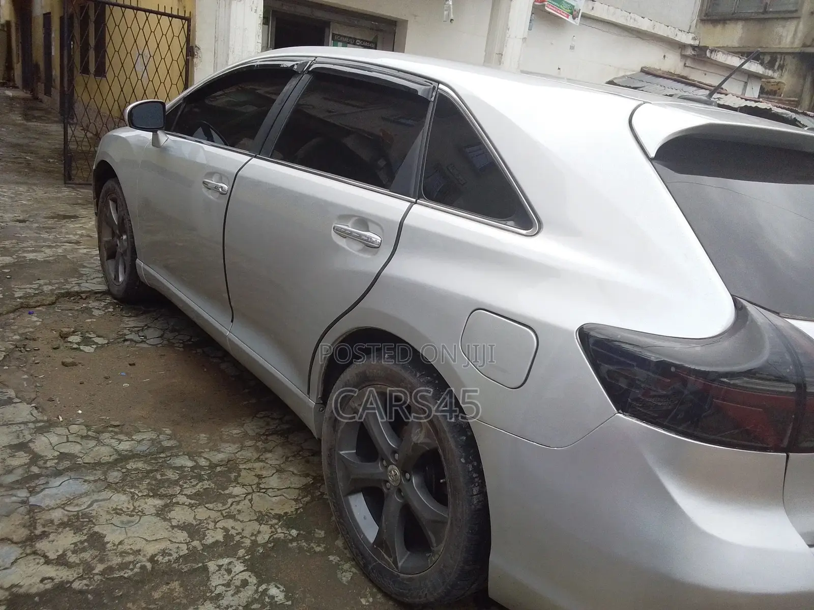 Toyota Venza 2011 Silver
