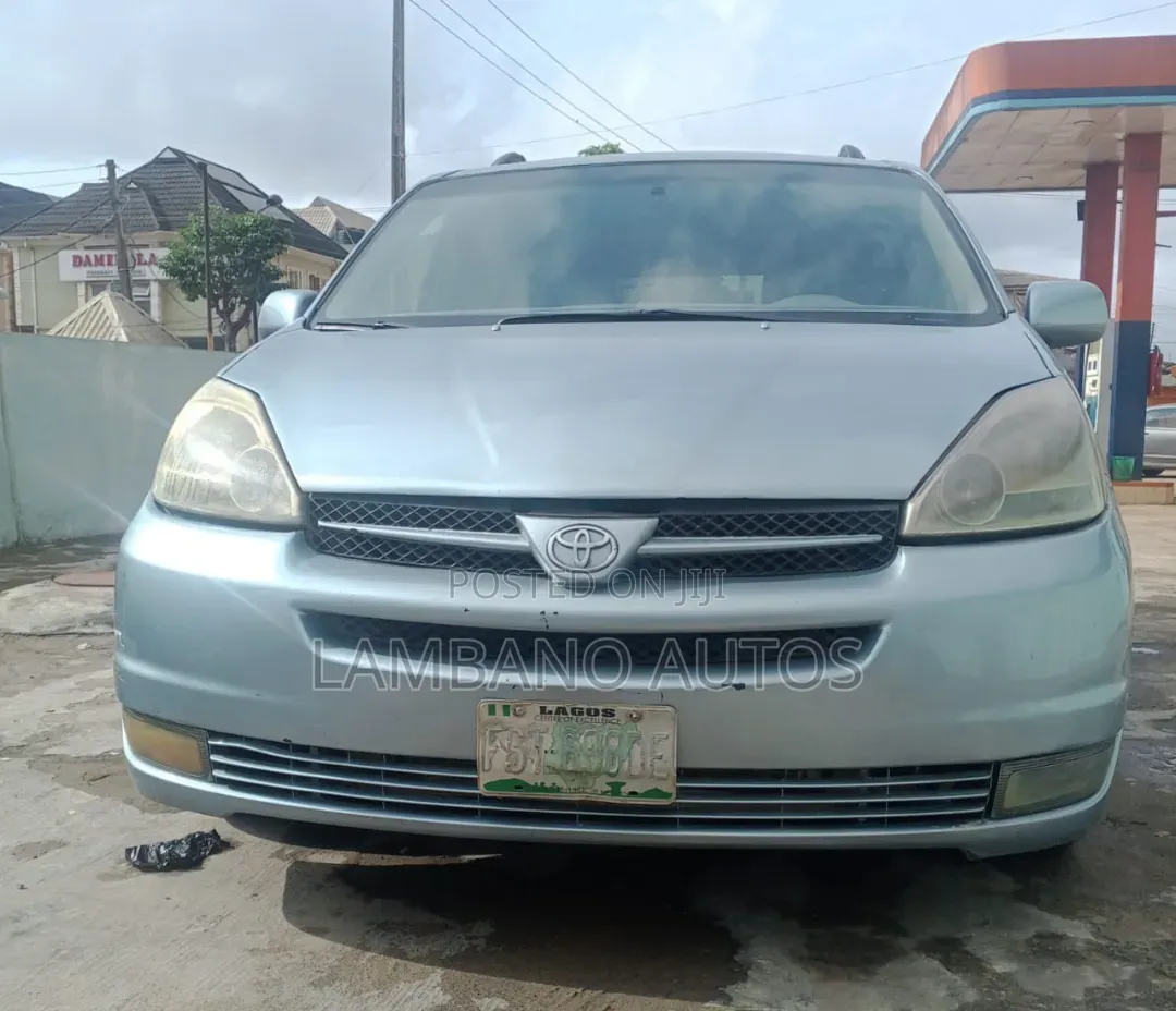 Toyota Sienna 2005 Blue