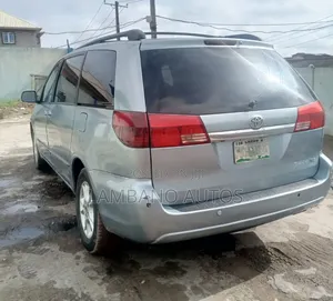 Toyota Sienna 2005 Blue