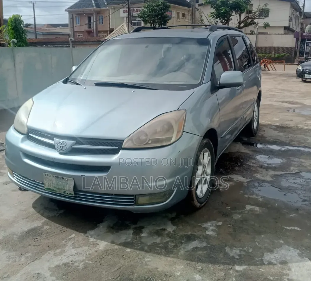 Toyota Sienna 2005 Blue