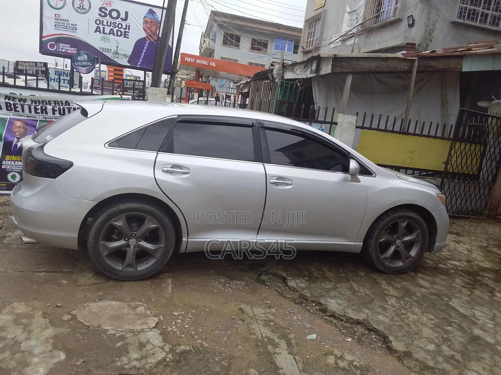 Toyota Venza 2011 Silver
