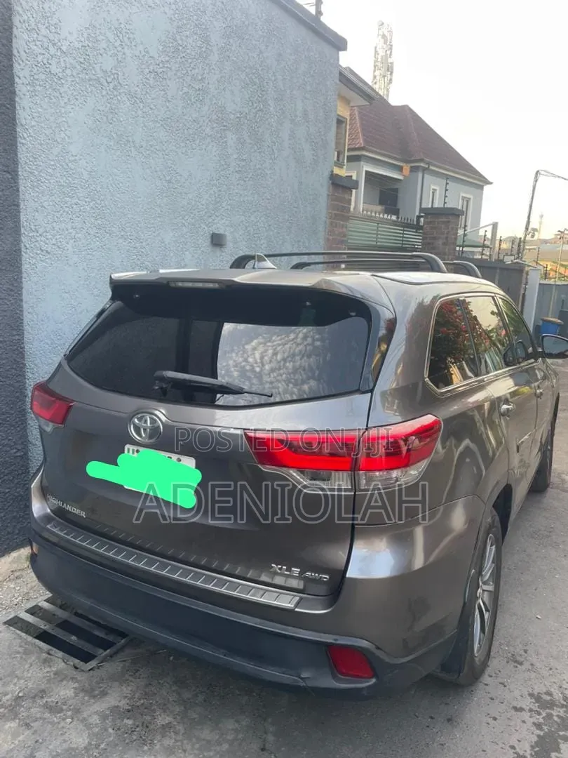 Toyota Highlander 2018 Gray