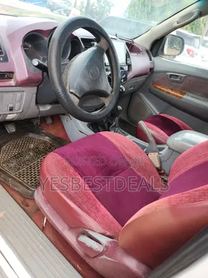 Toyota Hilux 2011 White