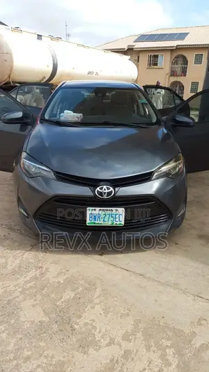 Toyota Corolla LE 4dr Sedan (1.8L 4cyl CVT) 2017 Gray