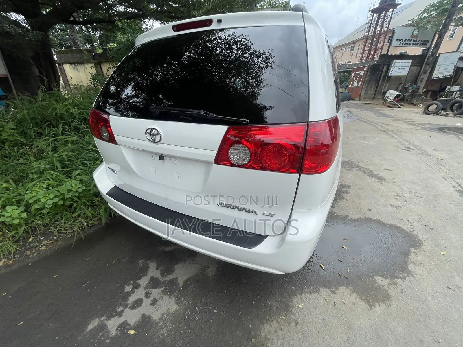 Toyota Sienna 2006 White