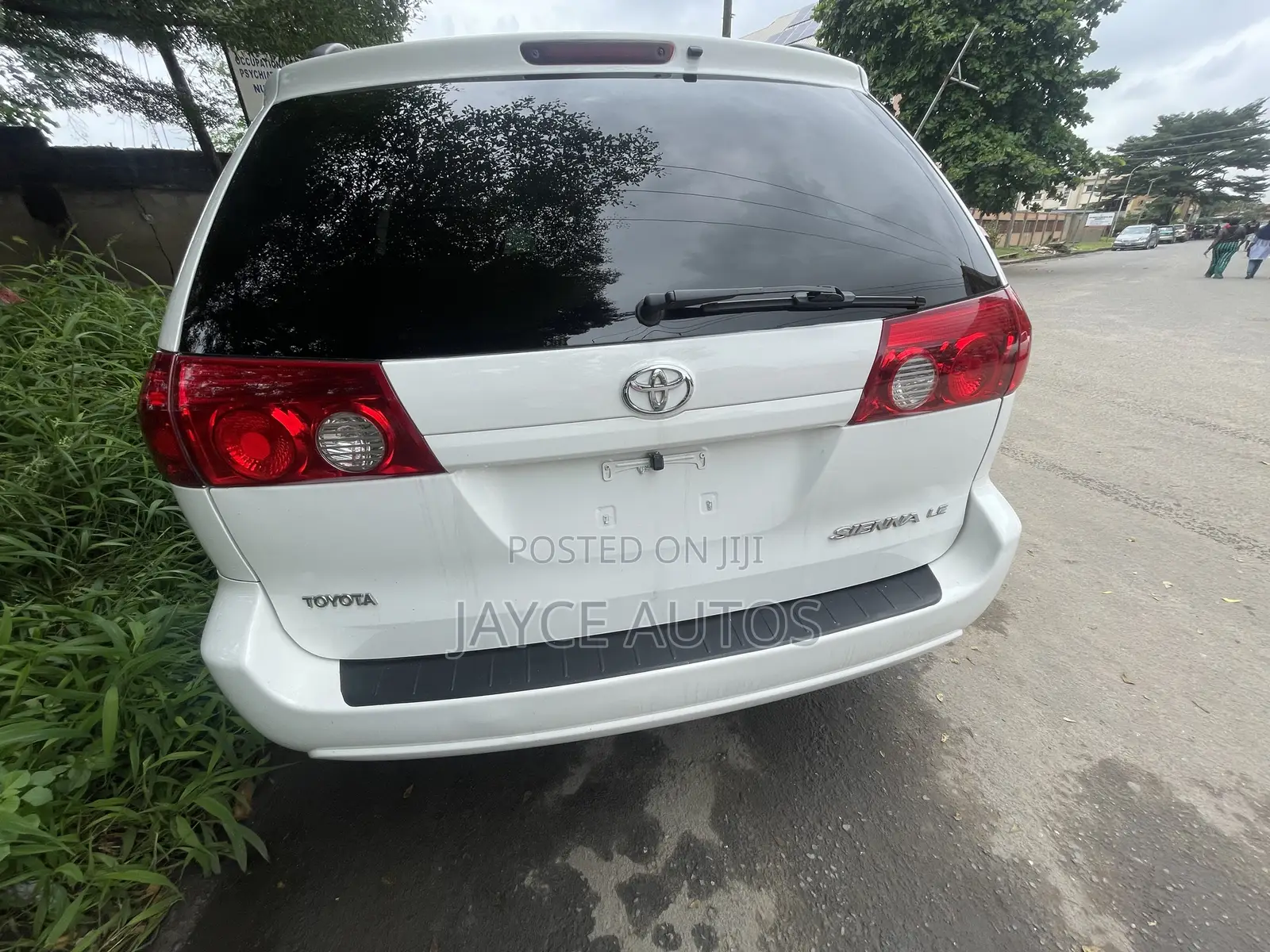 Toyota Sienna 2006 White