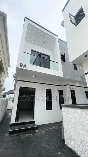 4bdrm Duplex in Chevron for sale