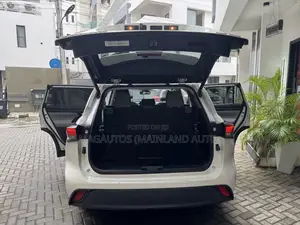 Toyota Highlander XLE AWD 2020 White