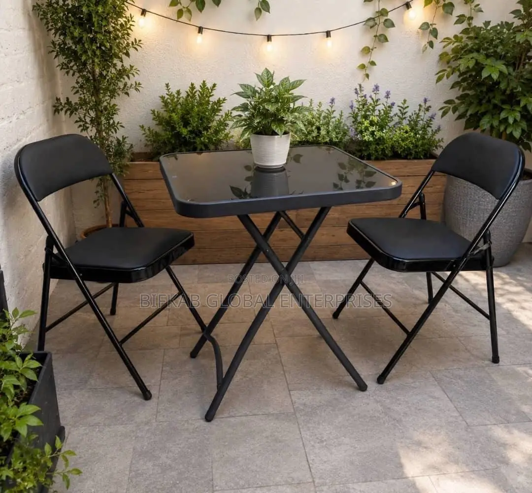Foldable Chairs and Foldable Table