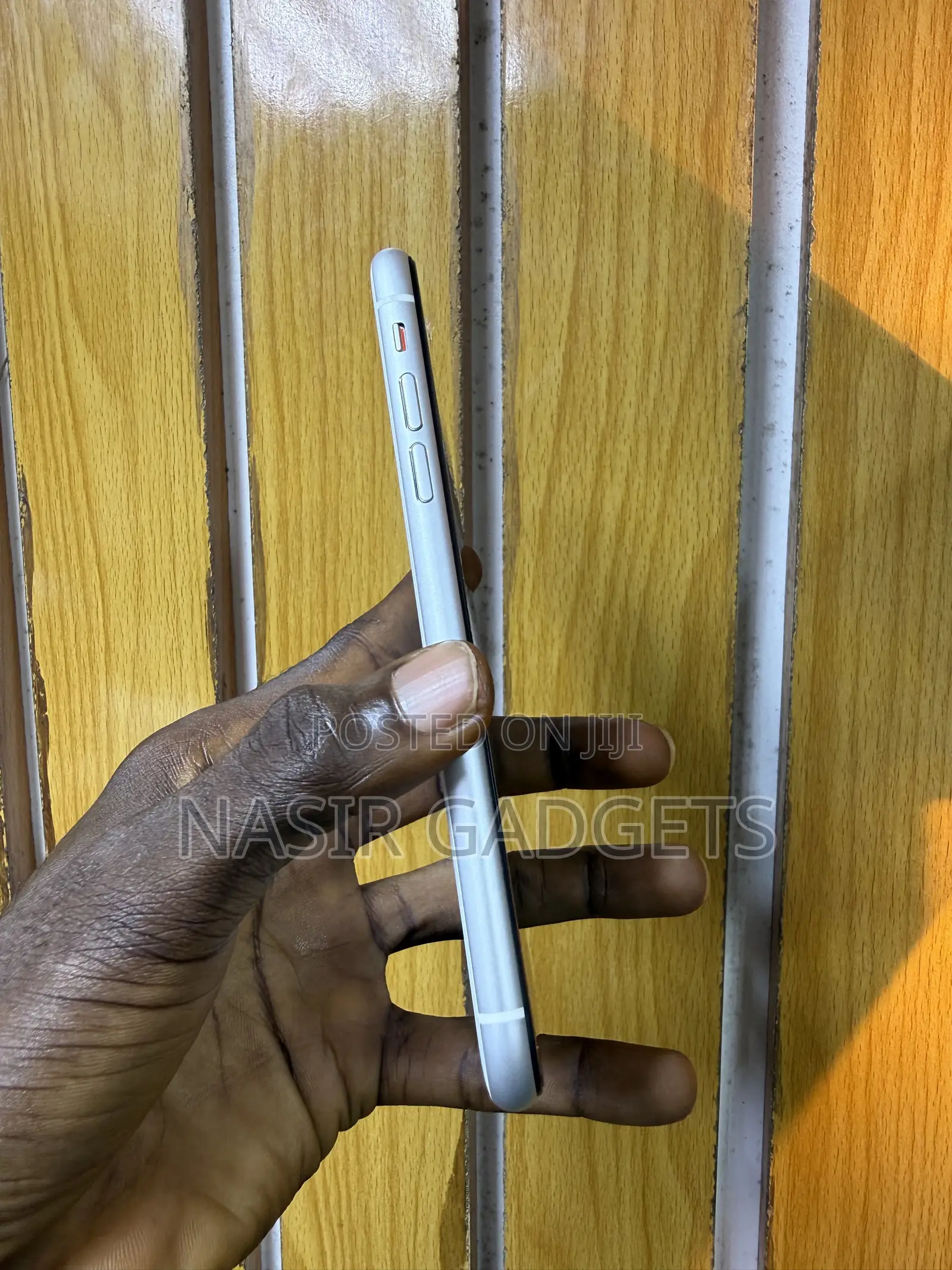Apple iPhone XR 64 GB White