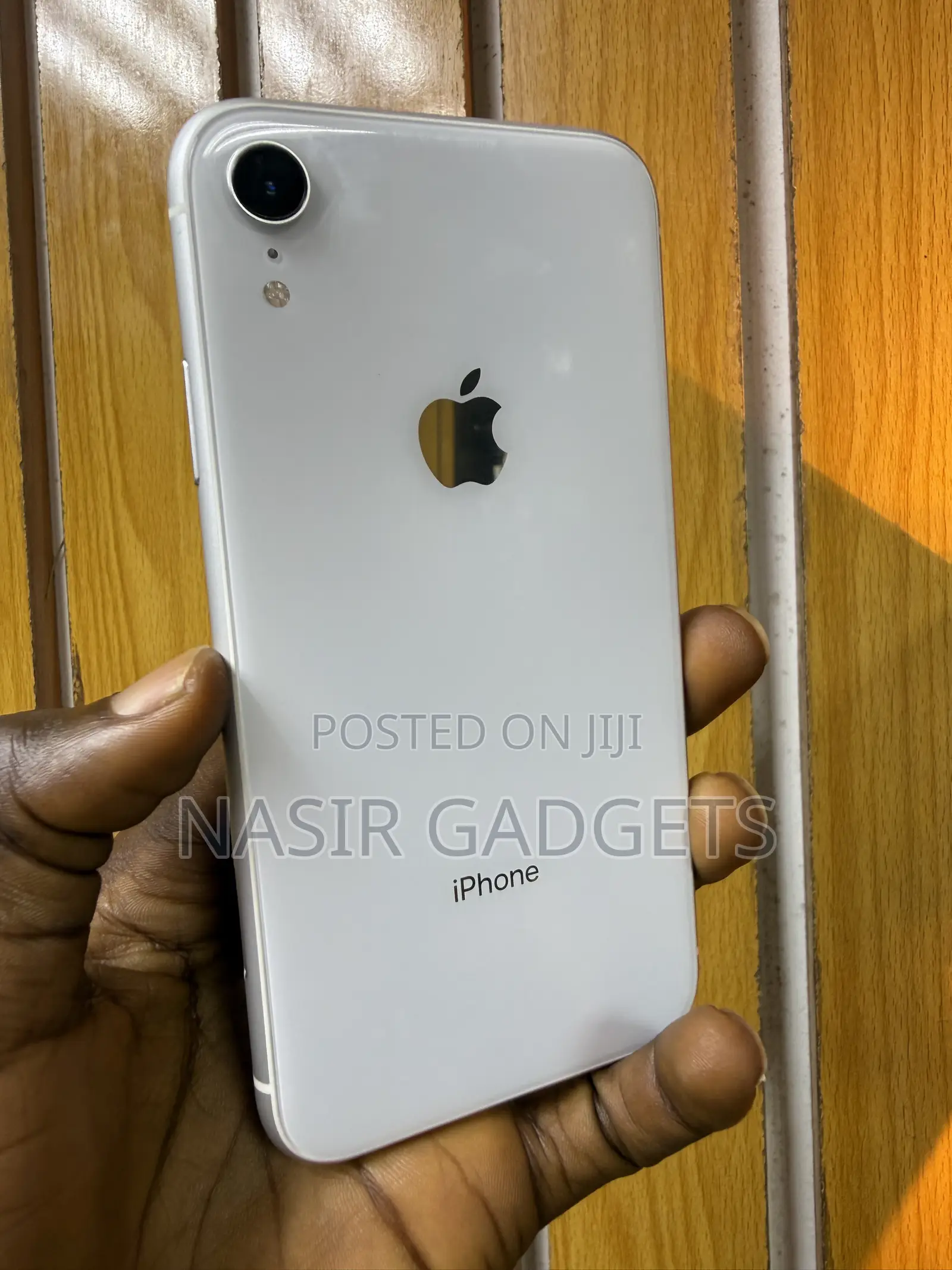 Apple iPhone XR 64 GB White
