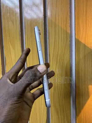 Apple iPhone XR 64 GB White
