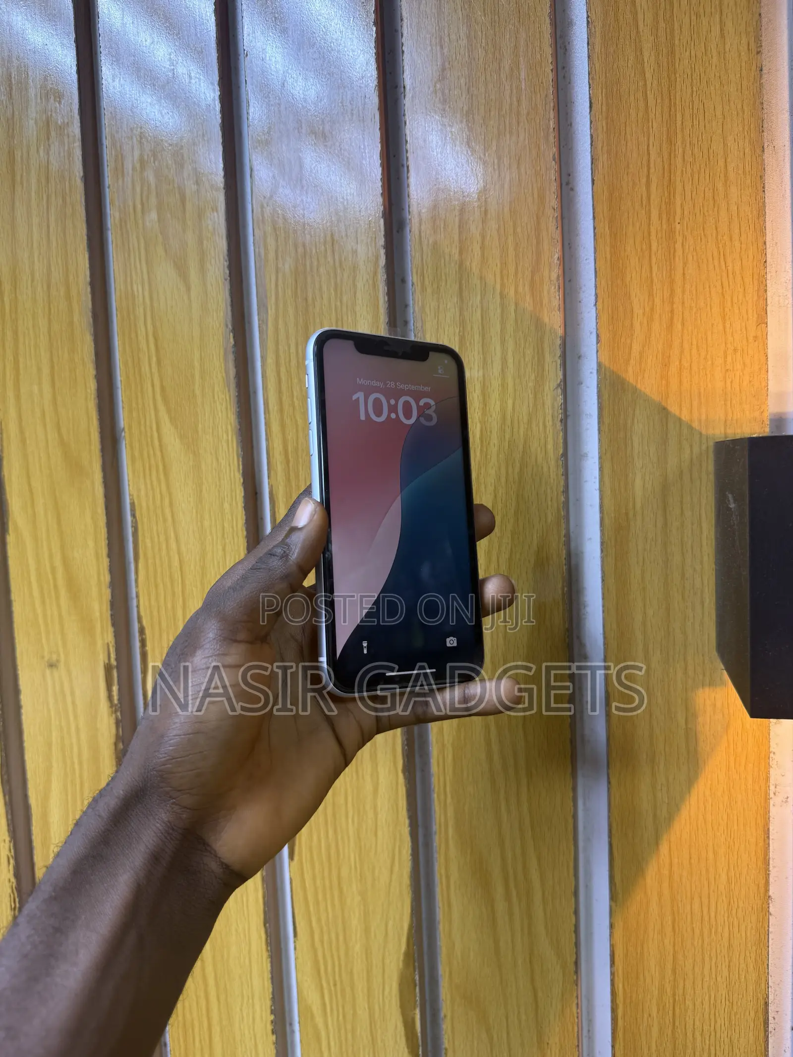 Apple iPhone XR 64 GB White