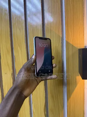 Apple iPhone XR 64 GB White